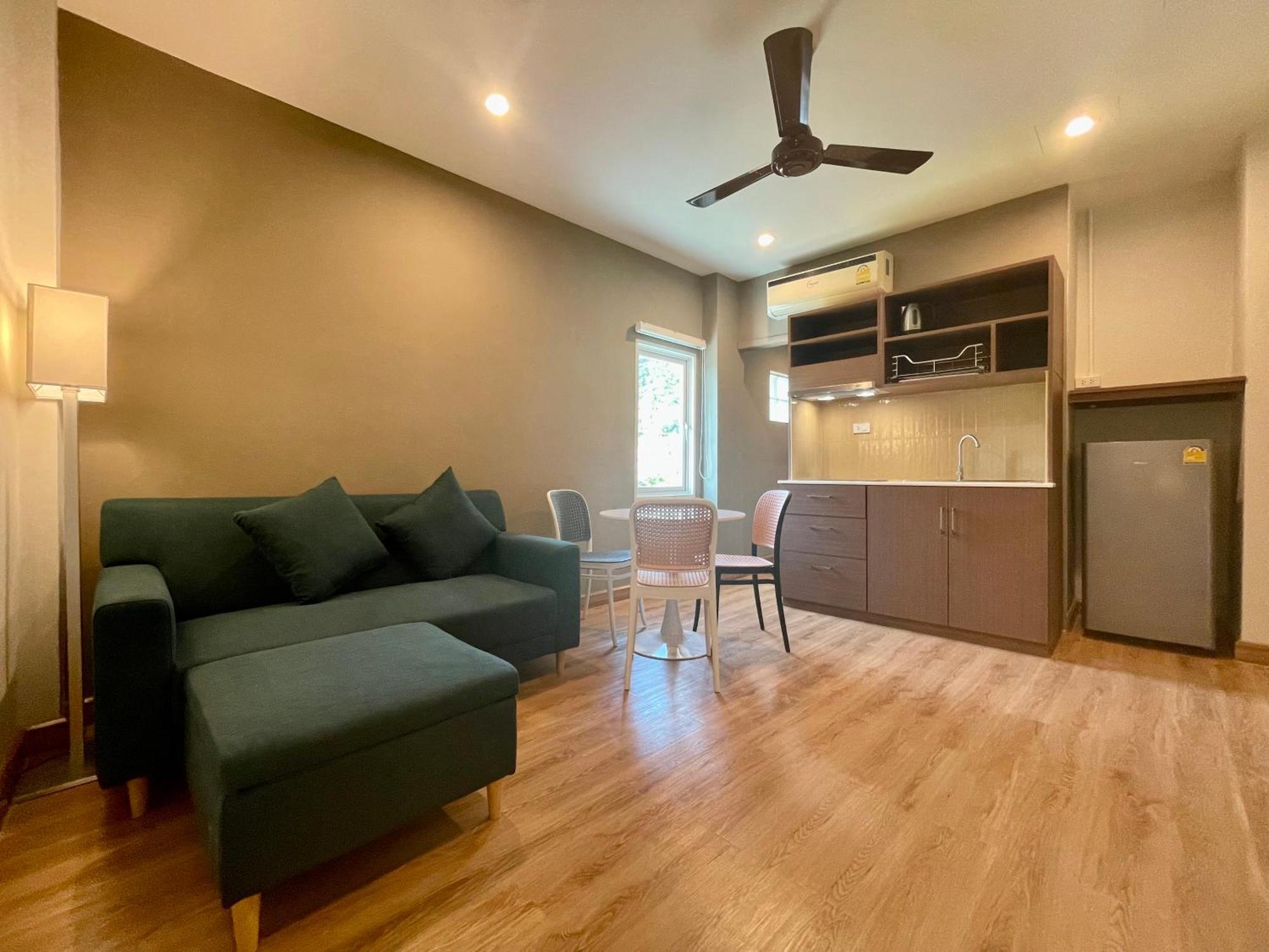 Room Actually Service Apartment Karon Exterior photo