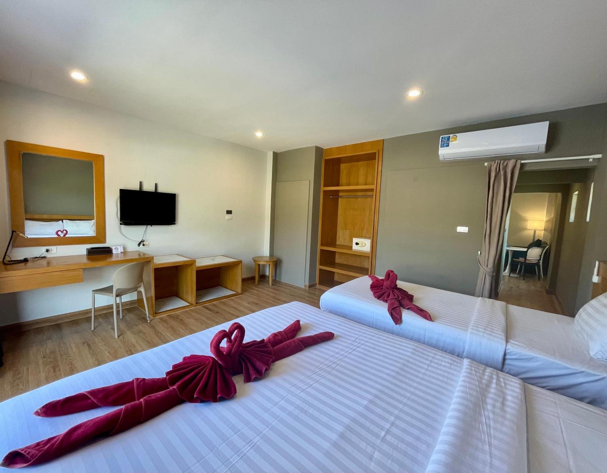 Room Actually Service Apartment Karon Exterior photo