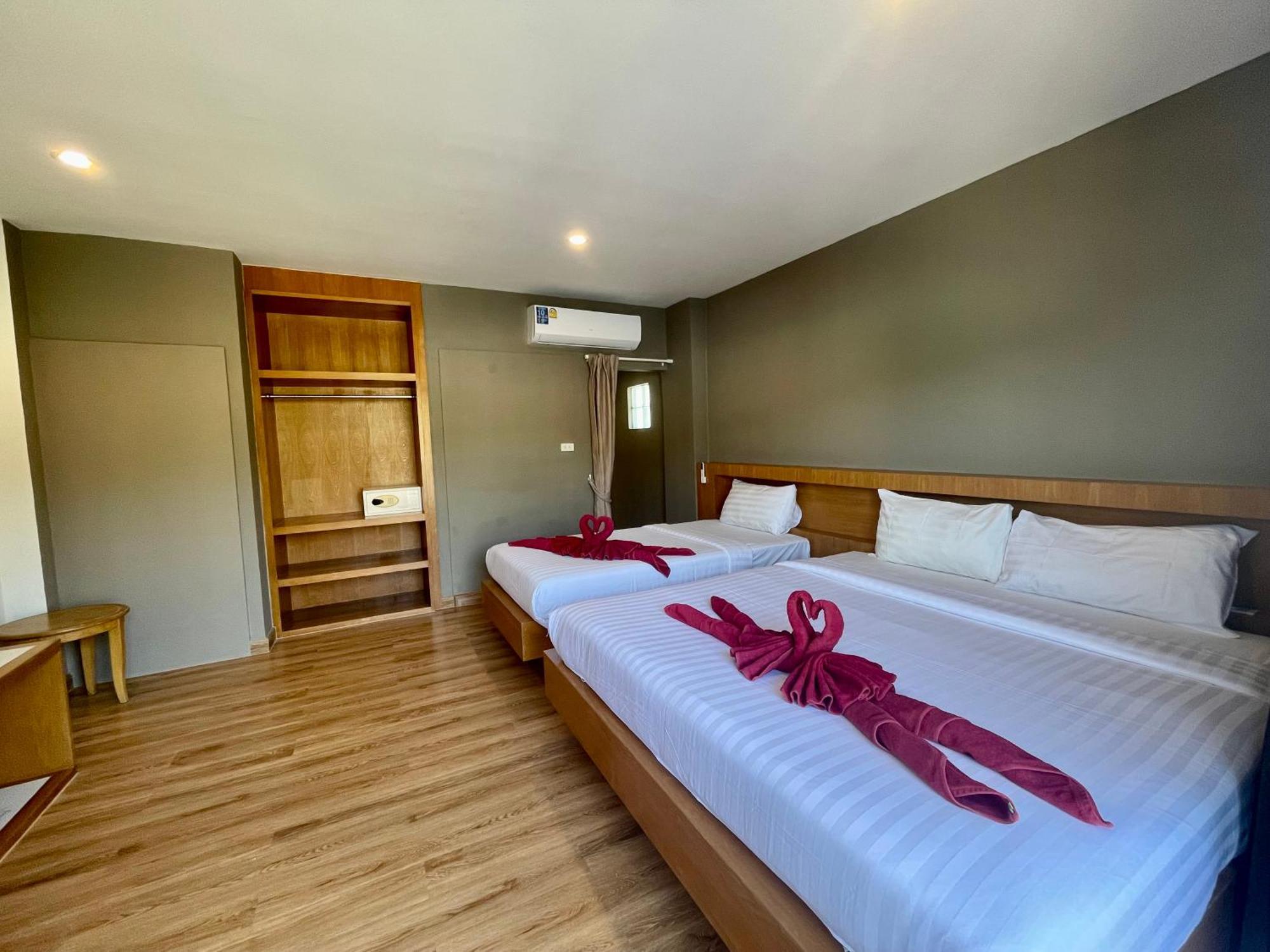 Room Actually Service Apartment Karon Exterior photo